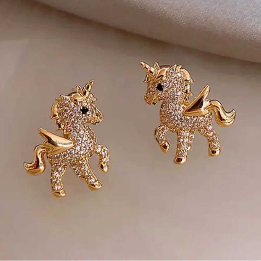 Exquisitely Adorable S925 Silver Unicorn Studs with Expressive Eyes Earrings